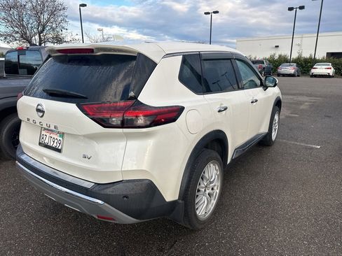 Used 2021 Nissan Rogue SV image 6