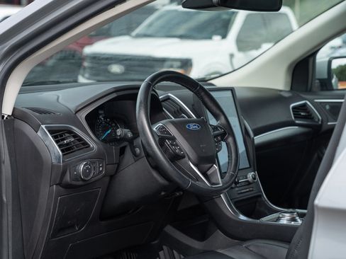 Used 2022 Ford Edge Titanium AWD/4WD image 18