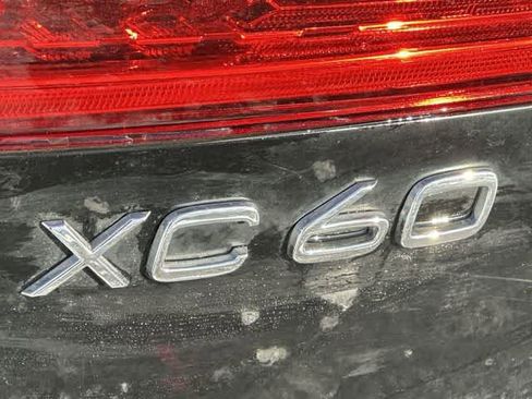 Used 2023 Volvo XC60 B5 Plus w/ Climate Package AWD/4WD image 18