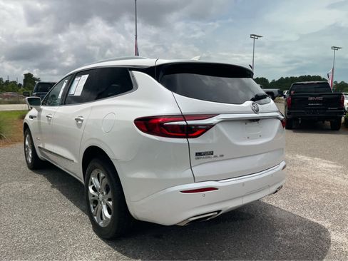 Used 2020 Buick Enclave Avenir w/ Avenir Technology Package FWD image 8