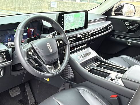 New 2026 Lincoln Aviator AWD image 14