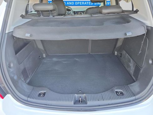 Used 2022 Chevrolet Trax LT w/ LT Convenience Package image 20