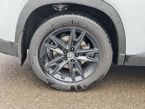 Used 2026 Toyota Grand Highlander Nightshade Edition image 9