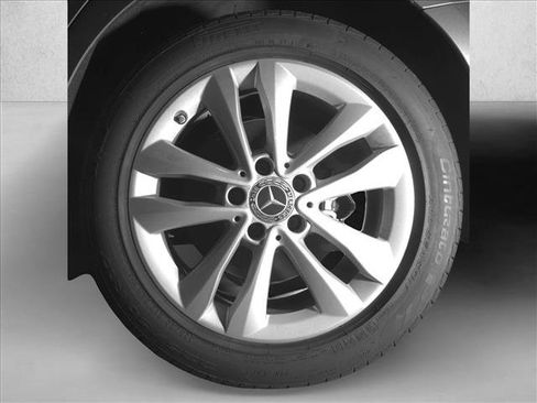 Used 2019 Mercedes-Benz C 300 4MATIC Sedan image 11