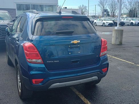 Used 2020 Chevrolet Trax LT w/ LT Convenience Package image 3