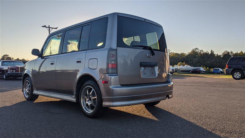 Used 2004 Scion xB FWD image 7
