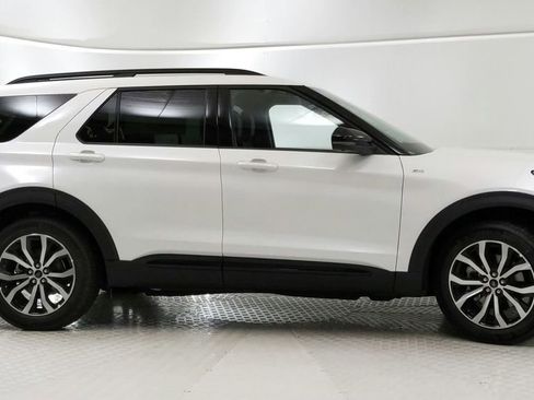 New 2025 Ford Explorer ST-Line w/ Premium Package image 2