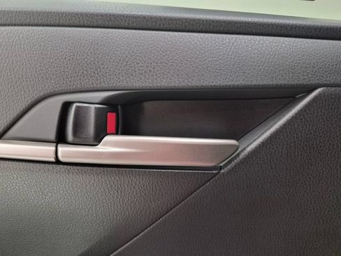 New 2026 Toyota Camry Hybrid w/ Convenience Package FWD image 37