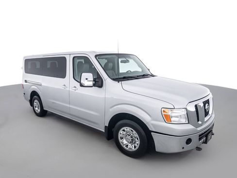 Used 2016 Nissan NV 3500 SL image 3