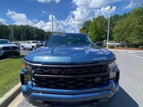 Used 2024 Chevrolet Silverado 1500 Custom w/ Turbomax Blackout Package AWD/4WD image 9