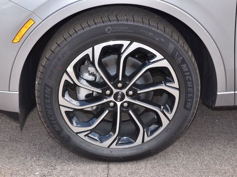 New 2026 Lincoln Nautilus Reserve AWD/4WD image 47
