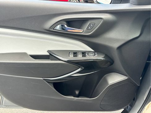 Certified 2025 Chevrolet Trax LT FWD image 18
