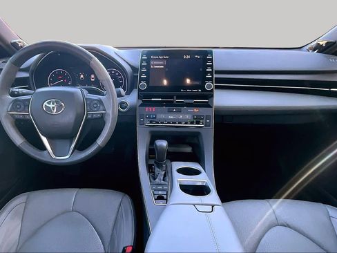 Used 2019 Toyota Avalon Limited FWD image 14