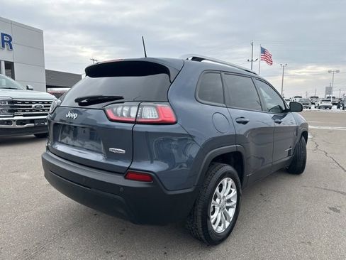 Used 2020 Jeep Cherokee Latitude w/ Cold Weather Group image 18