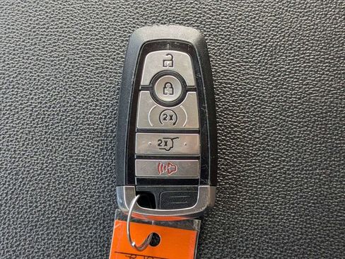 Used 2024 Ford Expedition XLT AWD/4WD image 29
