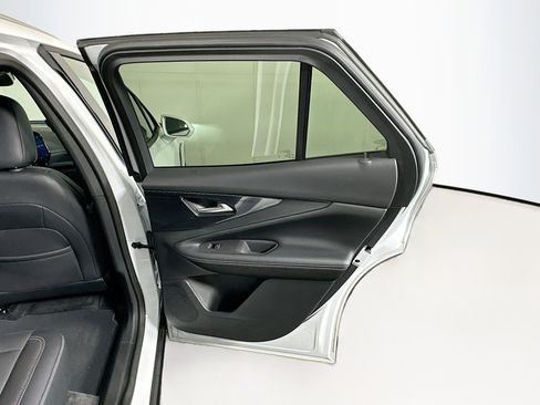 Used 2024 Chevrolet Blazer EV LT AWD/4WD image 29