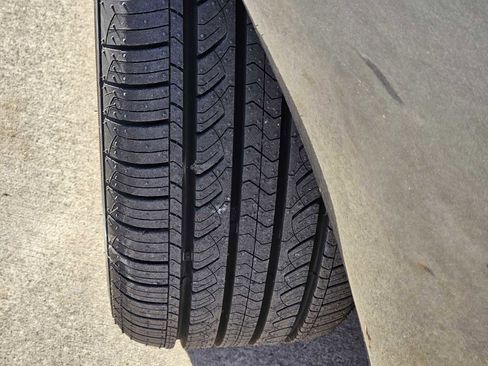 Used 2016 Nissan Sentra SL image 9