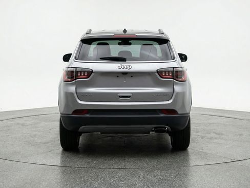 Used 2025 Jeep Compass Limited AWD/4WD image 7