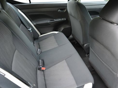 Used 2021 Nissan Versa SV FWD image 17