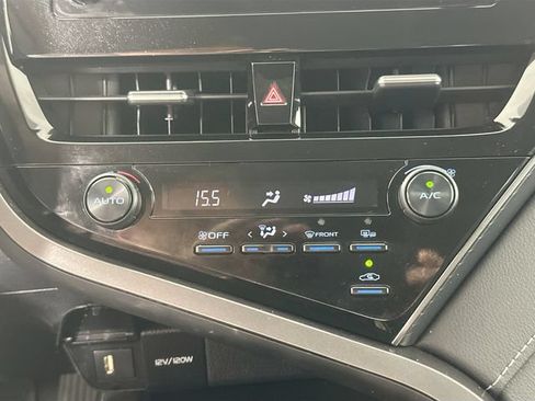 Used 2023 Toyota Camry SE FWD image 13