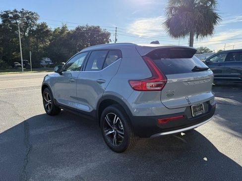 New 2025 Volvo XC40 B5 Core AWD/4WD image 3
