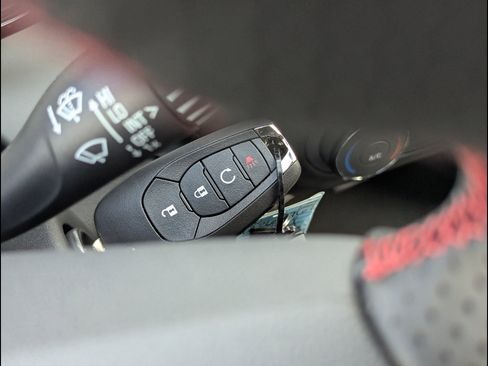 Used 2026 Chevrolet Trax RS FWD image 21