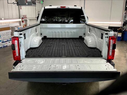 Used 2024 Ford F350 Lariat image 37
