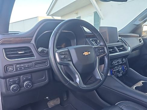 Used 2024 Chevrolet Suburban Premier image 15