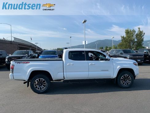 Used 2021 Toyota Tacoma TRD Sport w/ Technology Package AWD/4WD image 8