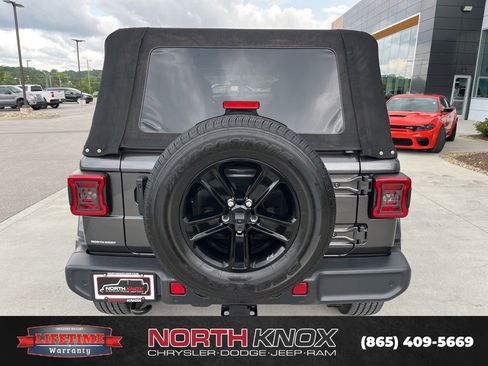 Used 2020 Jeep Wrangler Unlimited Sahara AWD/4WD image 18