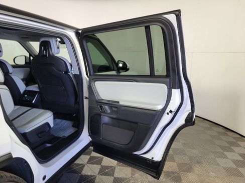 Used 2024 Rivian R1S Adventure AWD/4WD image 19
