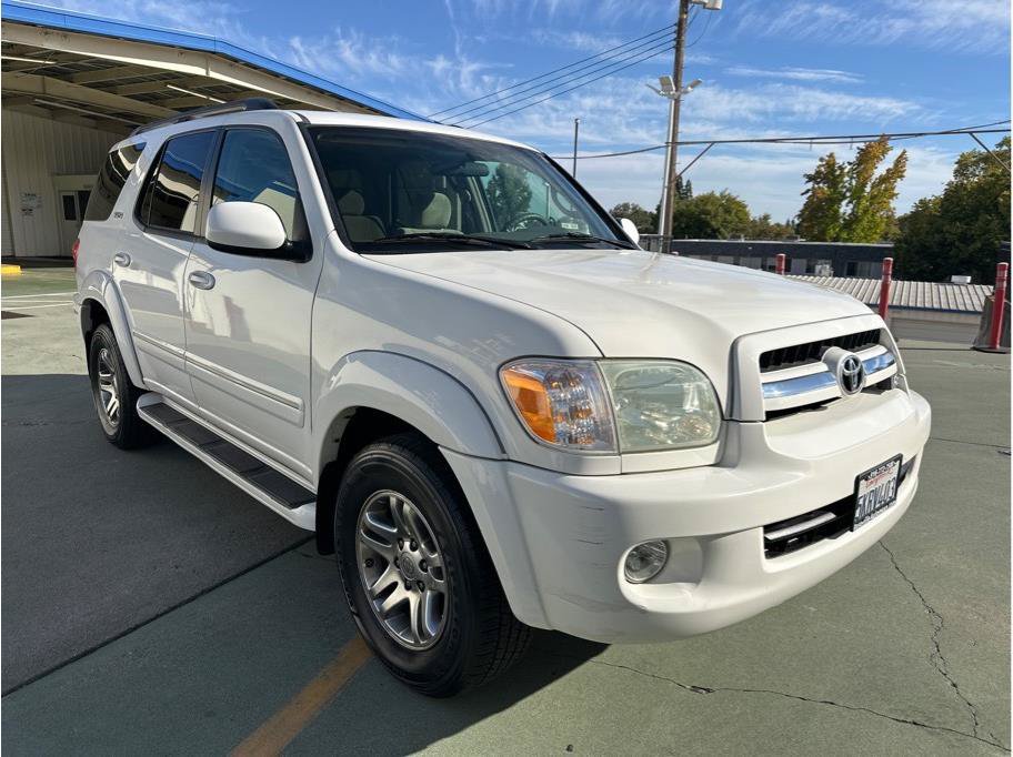Used 2005 Toyota Sequoia SR5 RWD image 4
