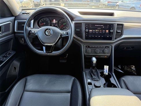 Used 2020 Volkswagen Atlas SE w/ Towing Package image 8