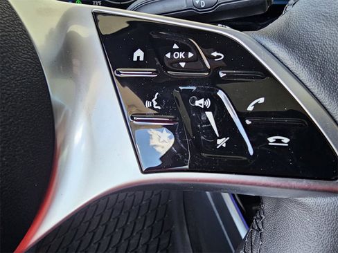 Used 2025 Mercedes-Benz GLB 250 image 21