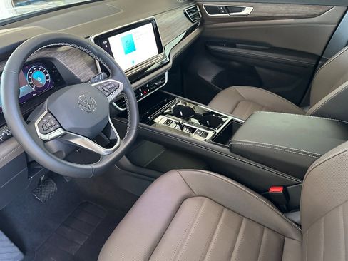 New 2026 Volkswagen Atlas SEL AWD/4WD image 8