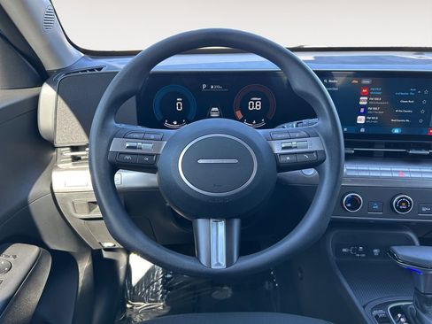 Used 2025 Hyundai Kona SE AWD/4WD image 13