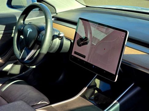 Used 2018 Tesla Model 3 Long Range AWD/4WD image 17