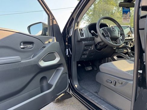 New 2025 Nissan Frontier SV w/ SV Convenience Package image 14