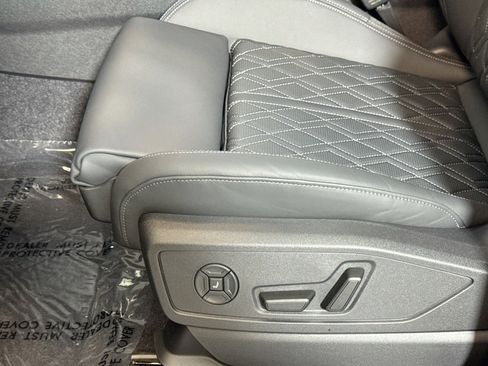 New 2025 Audi SQ5 Premium Plus image 16