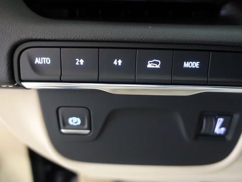 Used 2023 Cadillac Escalade Premium Luxury AWD/4WD image 19