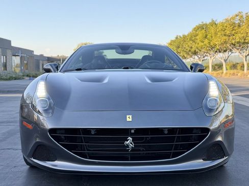 Used 2016 Ferrari California T RWD image 15