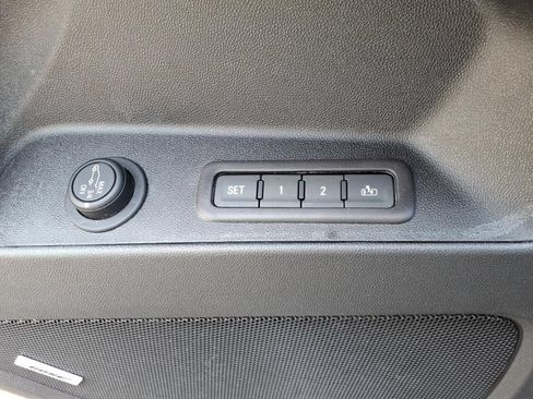 Used 2022 Chevrolet Equinox Premier FWD image 18