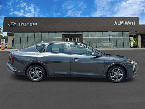 Used 2025 Kia K4 FWD image 4