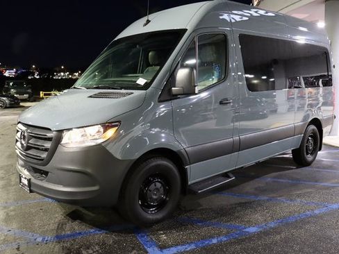 Used 2023 Mercedes-Benz Sprinter 2500 image 5