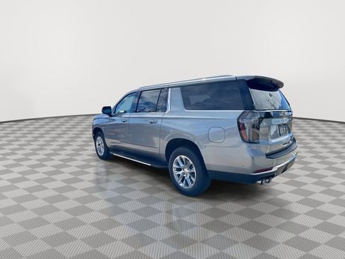 Used 2025 Chevrolet Suburban Premier image 6