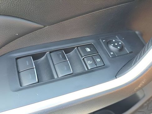 Used 2024 Toyota RAV4 XLE FWD image 19
