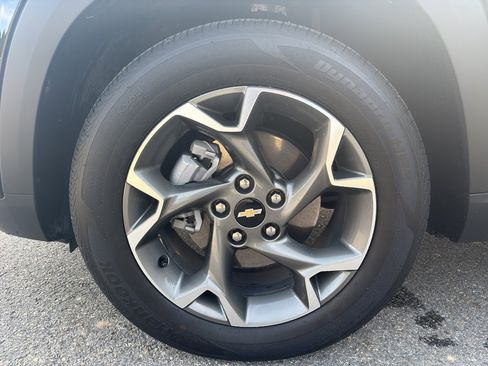 Used 2025 Chevrolet Trax LT w/ Driver Confidence Package image 11