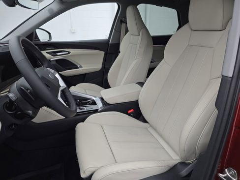 New 2025 Audi Q5 Prestige image 15