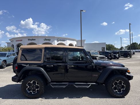 Used 2023 Jeep Wrangler Unlimited Rubicon AWD/4WD image 8