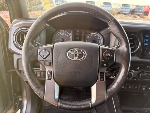 Used 2019 Toyota Tacoma TRD Off-Road image 23